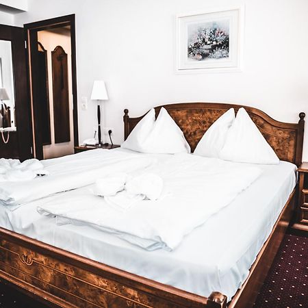 Cella Central Historic Boutique Hotel Zell am See Bagian luar foto