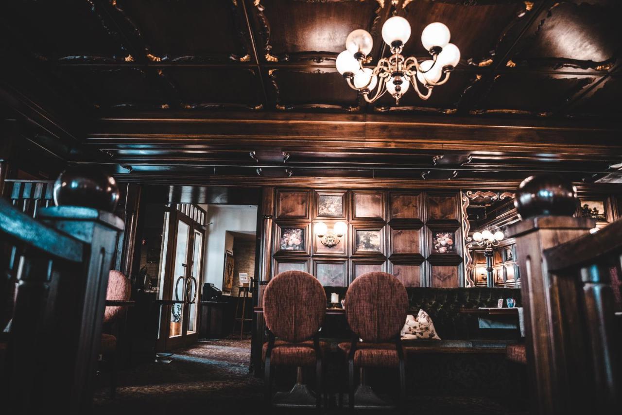 Cella Central Historic Boutique Hotel Zell am See Bagian luar foto