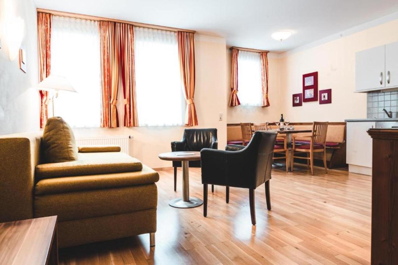 Cella Central Historic Boutique Hotel Zell am See Bagian luar foto