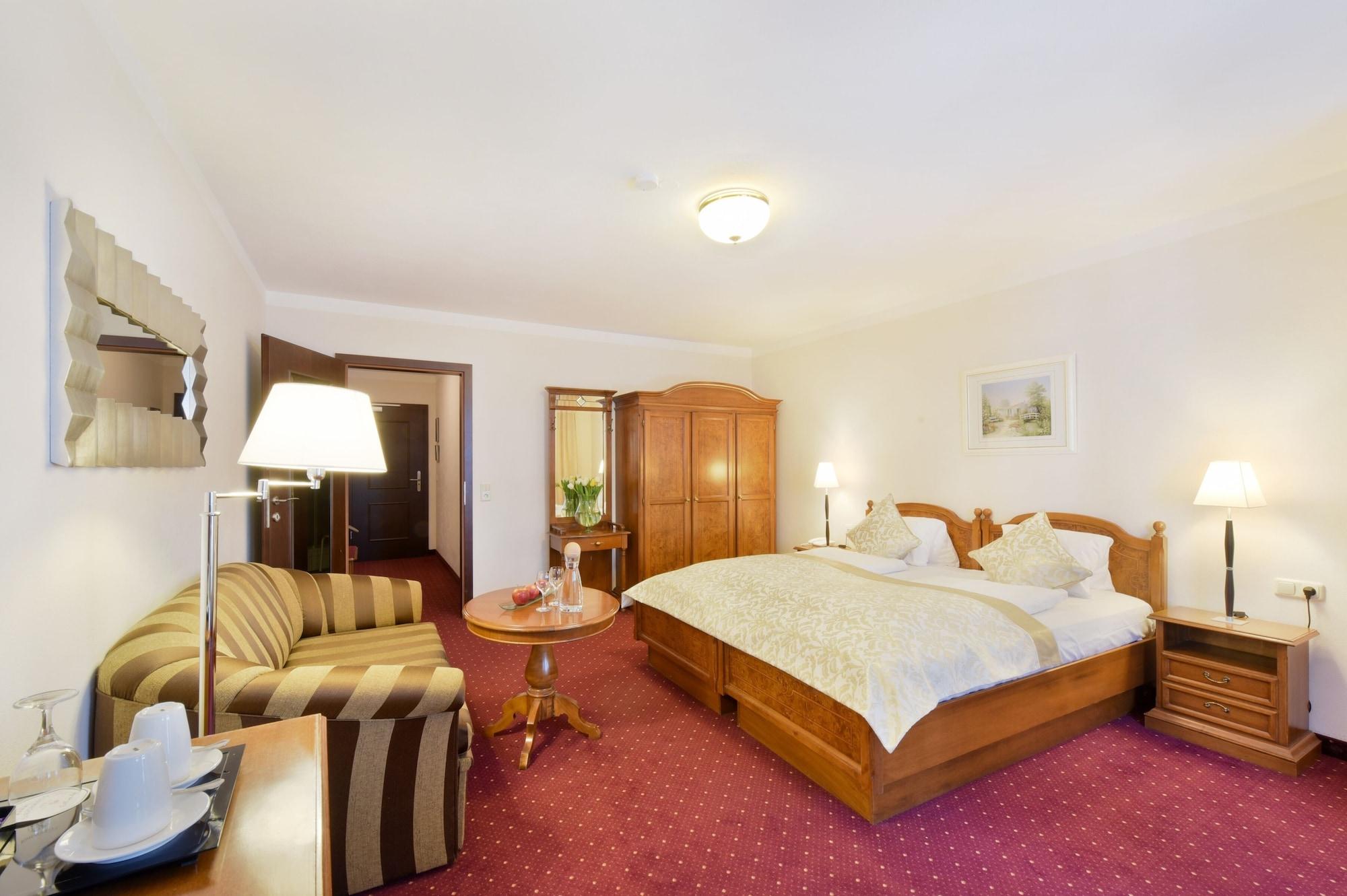 Cella Central Historic Boutique Hotel Zell am See Bagian luar foto