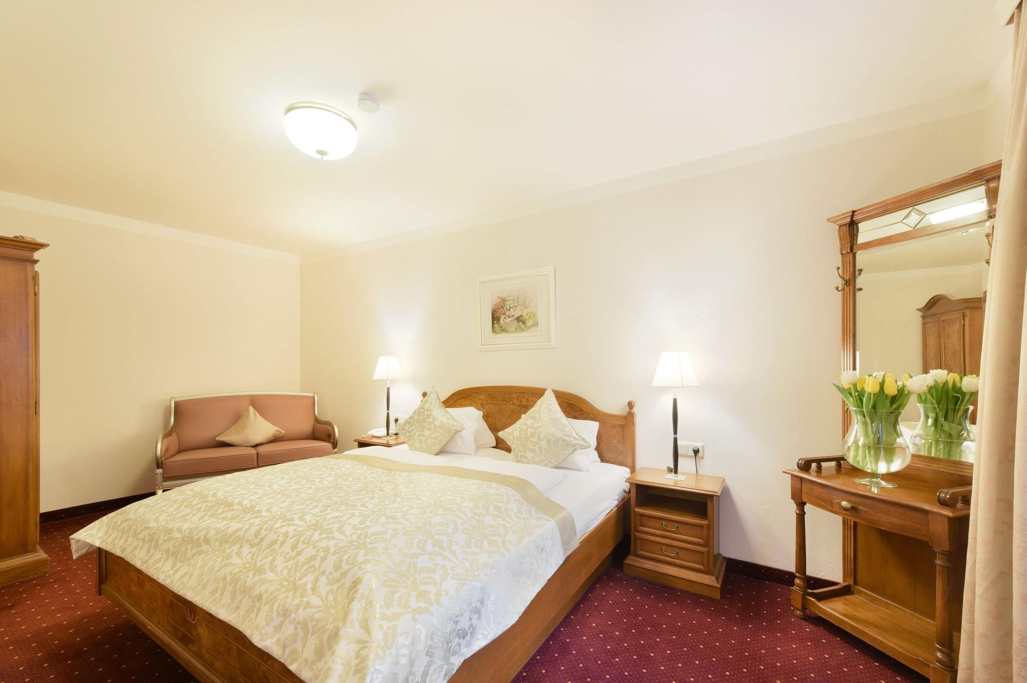 Cella Central Historic Boutique Hotel Zell am See Bagian luar foto