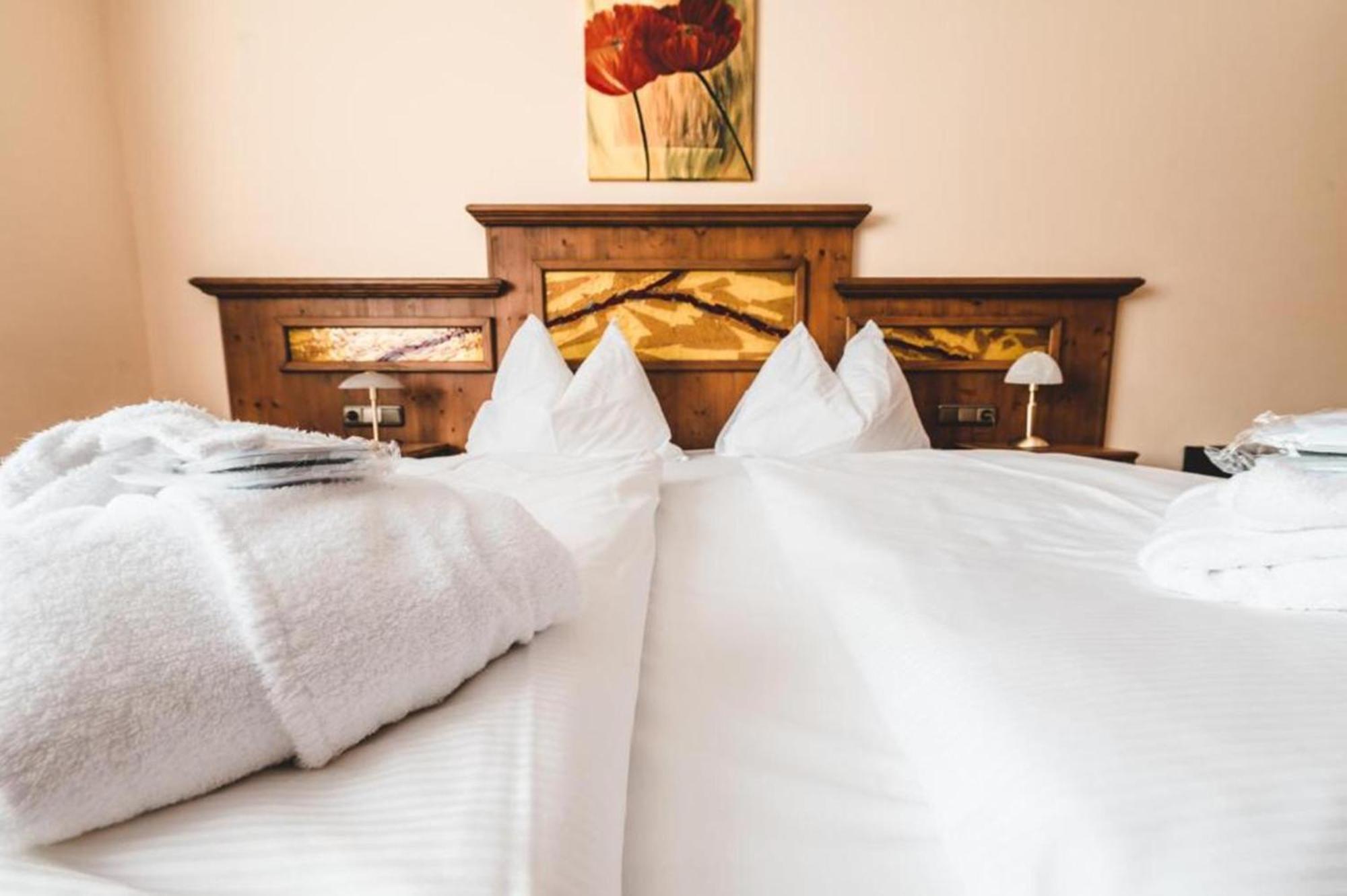 Cella Central Historic Boutique Hotel Zell am See Bagian luar foto