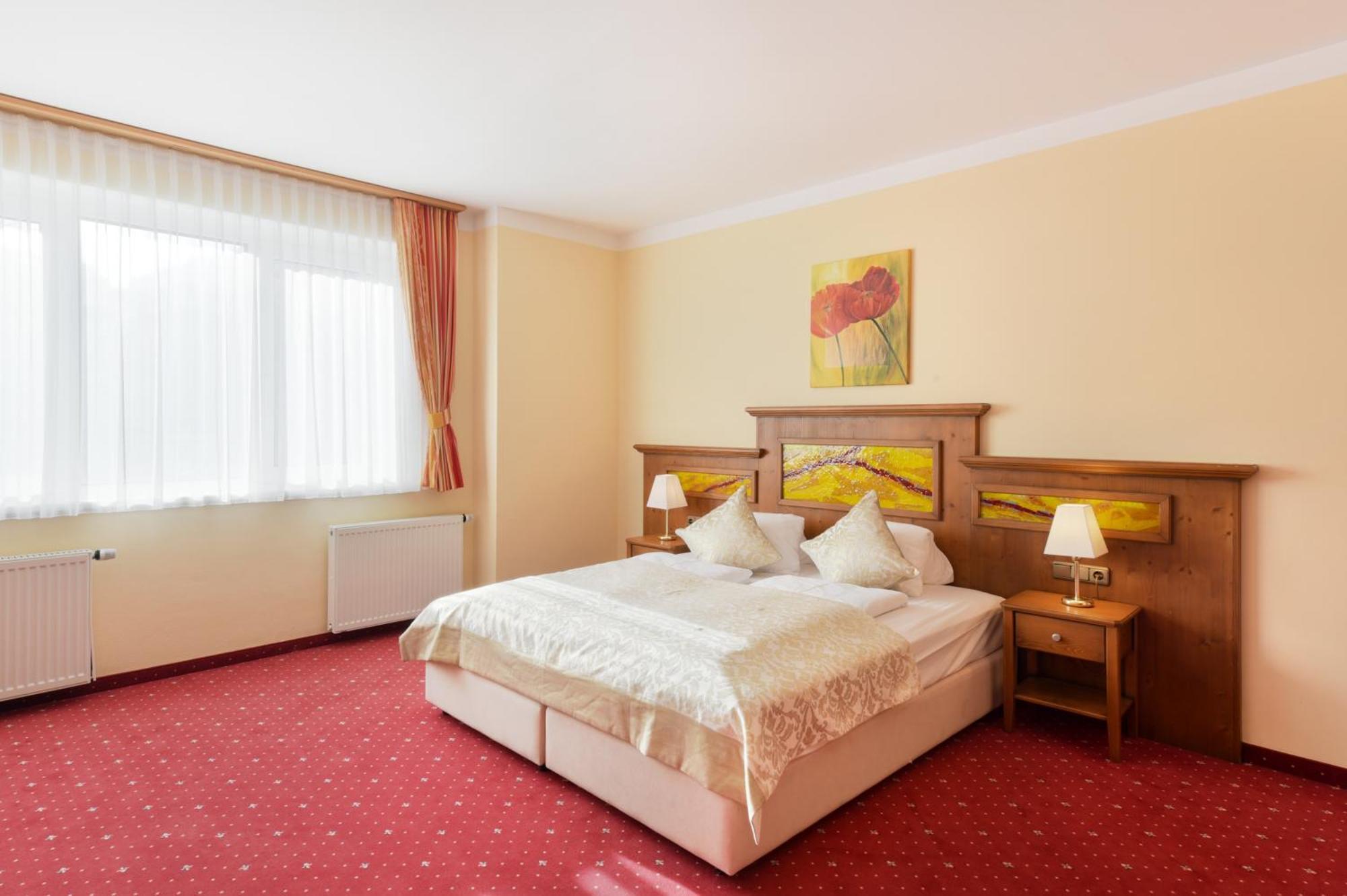 Cella Central Historic Boutique Hotel Zell am See Bagian luar foto