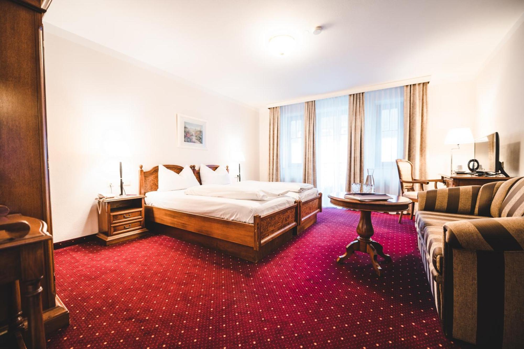 Cella Central Historic Boutique Hotel Zell am See Bagian luar foto