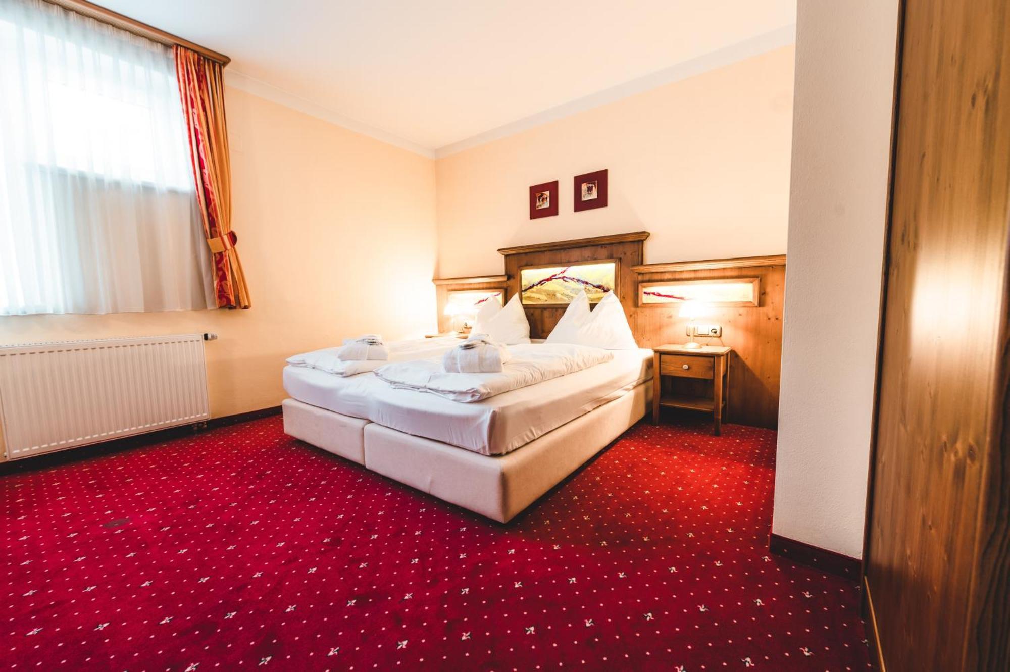 Cella Central Historic Boutique Hotel Zell am See Bagian luar foto