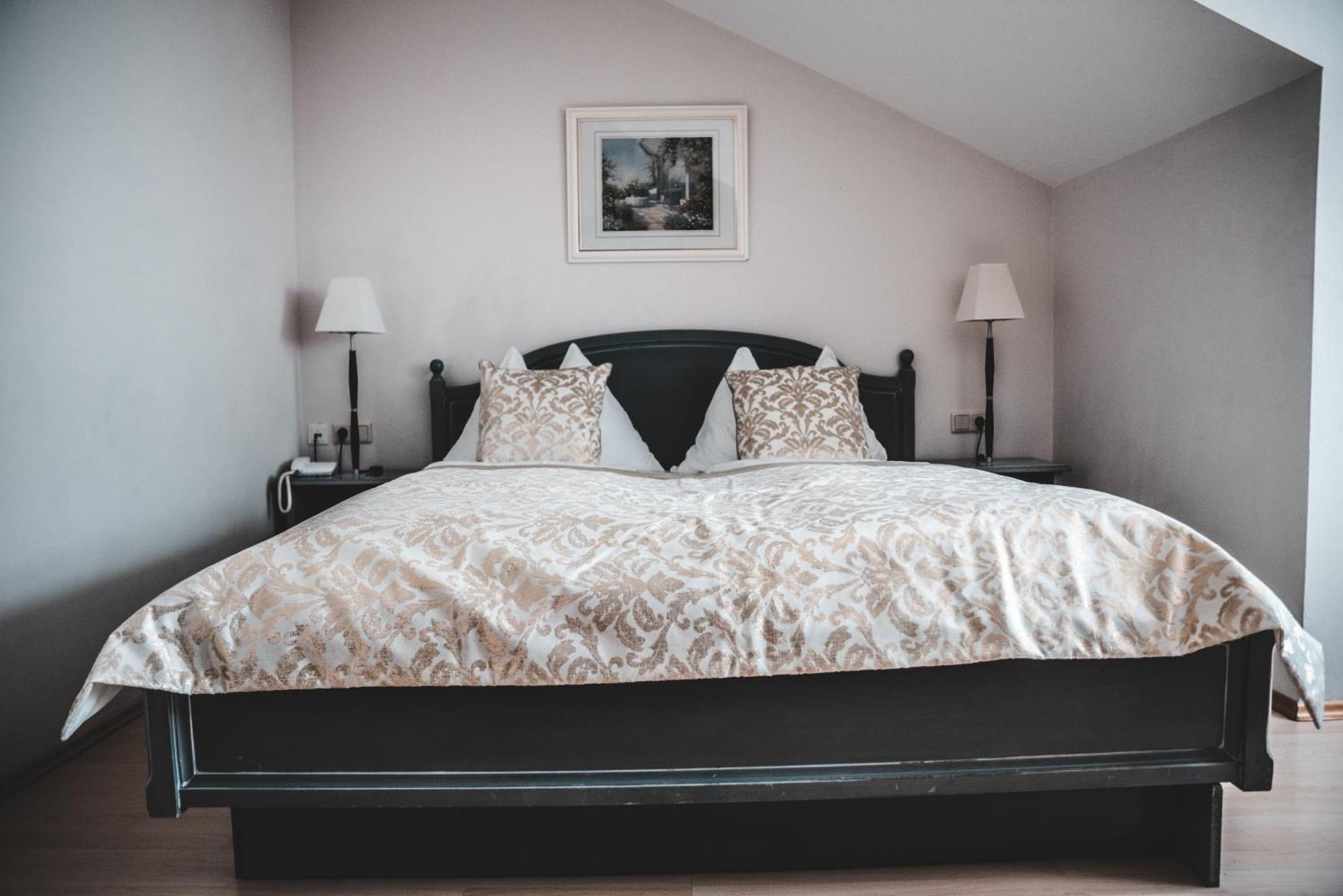 Cella Central Historic Boutique Hotel Zell am See Bagian luar foto