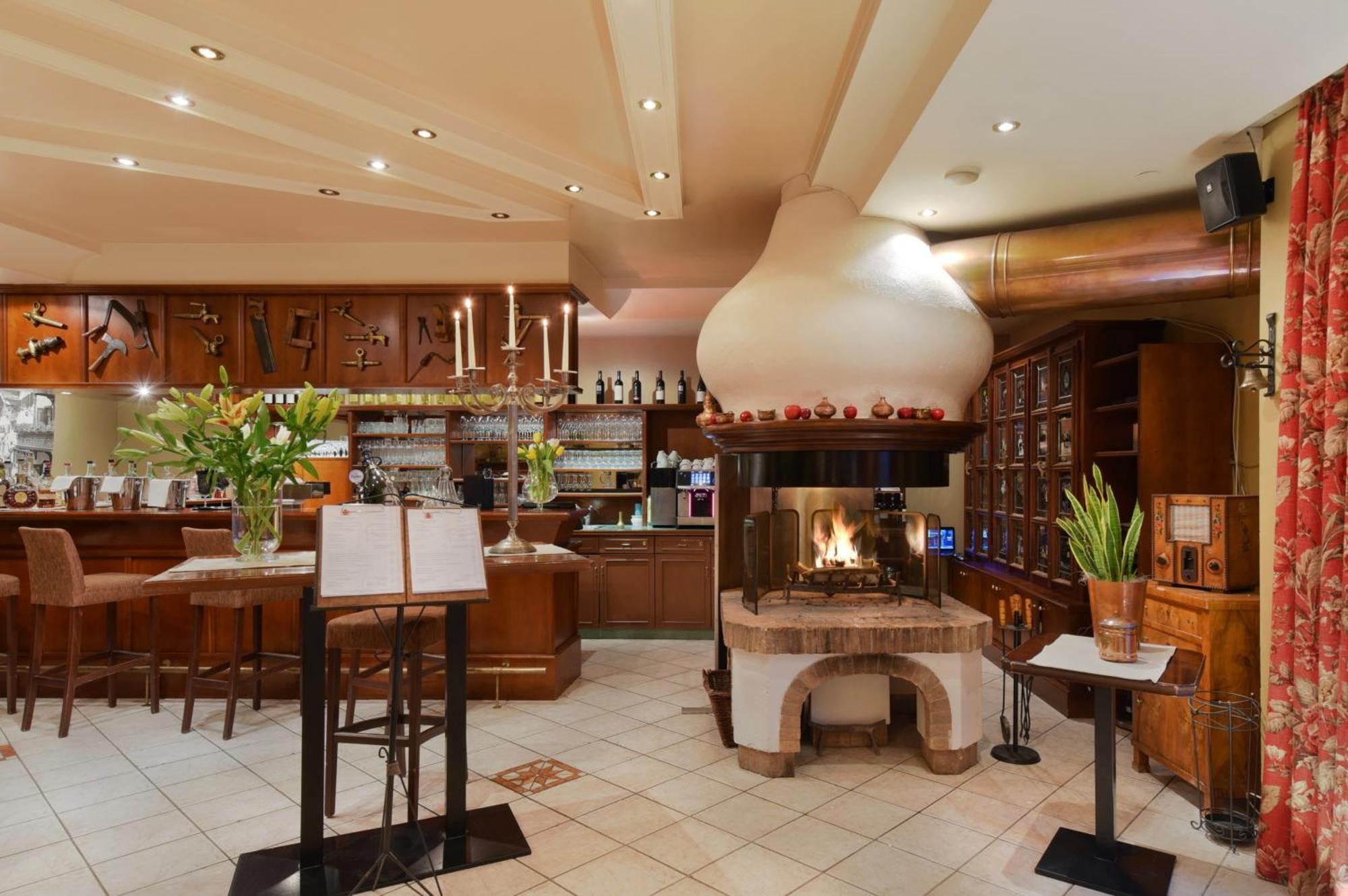 Cella Central Historic Boutique Hotel Zell am See Bagian luar foto