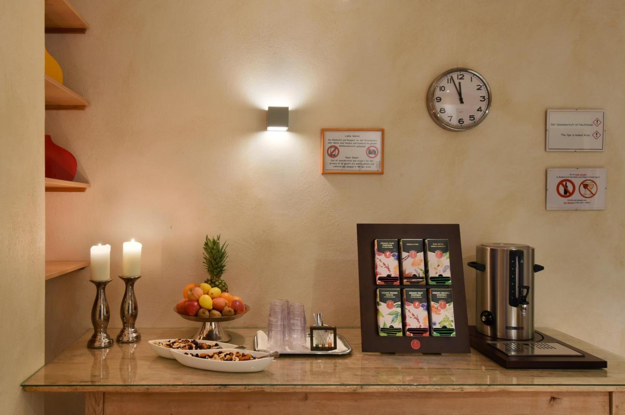Cella Central Historic Boutique Hotel Zell am See Bagian luar foto